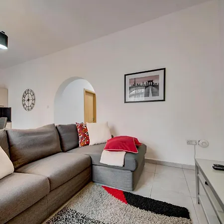 St Julians 1 דירה