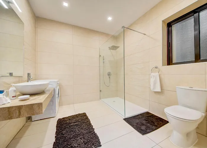 St Julians 1 * San Julián